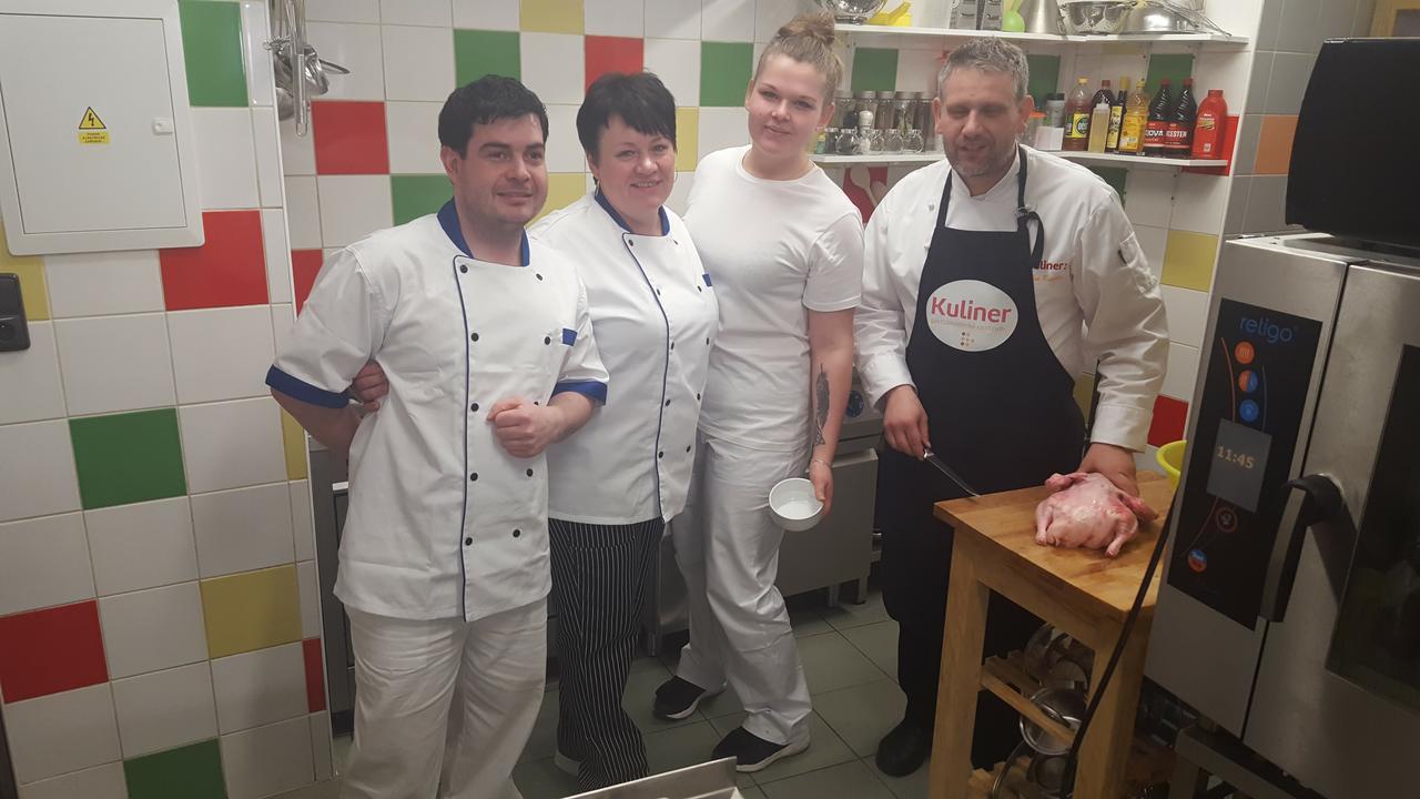 Penzion A Restaurace U Reky Ledeč nad Sázavou Kültér fotó